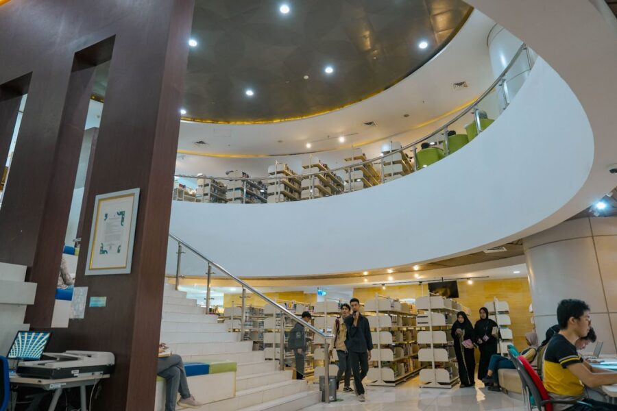 Menggunakan Perpustakaan Nasional RI